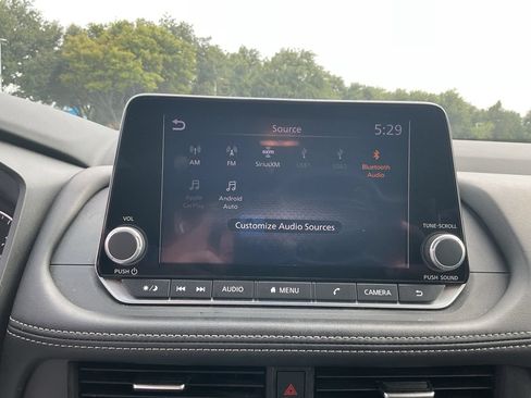 Used 2025 Nissan Rogue SV FWD image 28