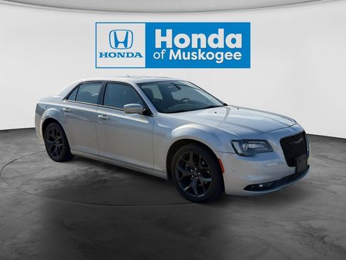 Used 2023 Chrysler 300 S RWD image 3