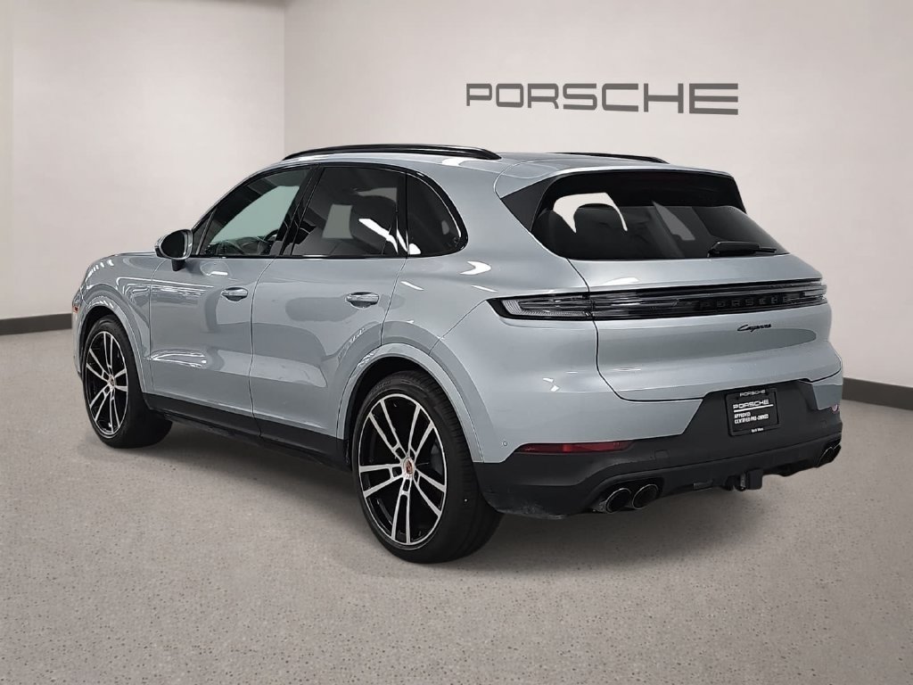 Certified 2026 Porsche Cayenne AWD/4WD image 3