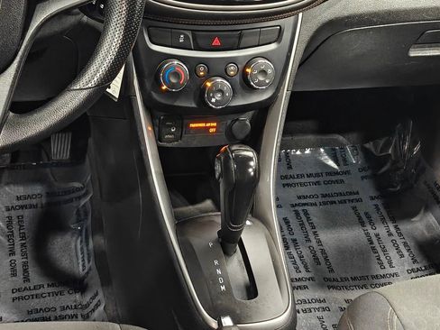 Used 2019 Chevrolet Trax LS FWD image 8