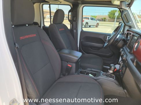 Used 2023 Jeep Gladiator Rubicon w/ LED Lighting Group image 9