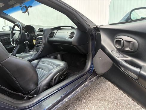 Used 2000 Chevrolet Corvette Convertible w/ Memory Pkg RWD image 14