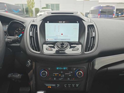 Used 2018 Ford Escape Titanium AWD/4WD image 12