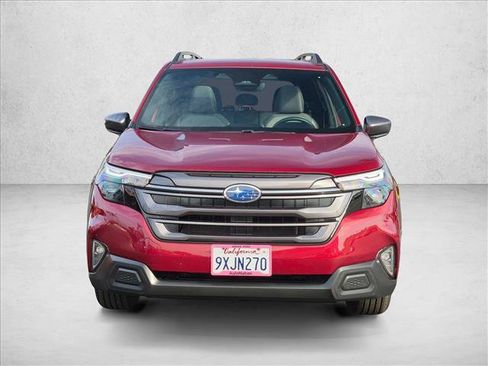 Used 2026 Subaru Forester Premium AWD/4WD image 2