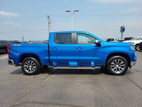 Used 2023 Chevrolet Silverado 1500 LT AWD/4WD image 3