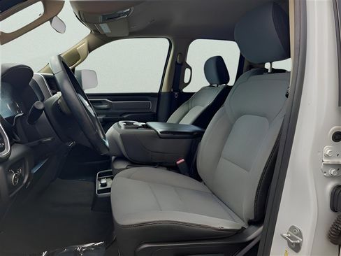 Used 2019 RAM 1500 Big Horn AWD/4WD image 17