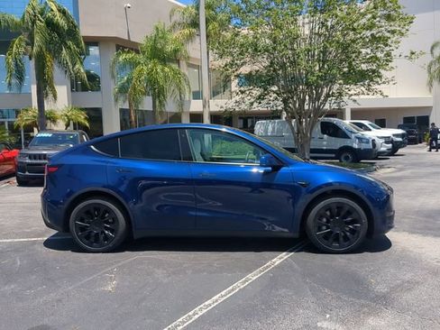 Used 2023 Tesla Model Y Long Range AWD/4WD image 4