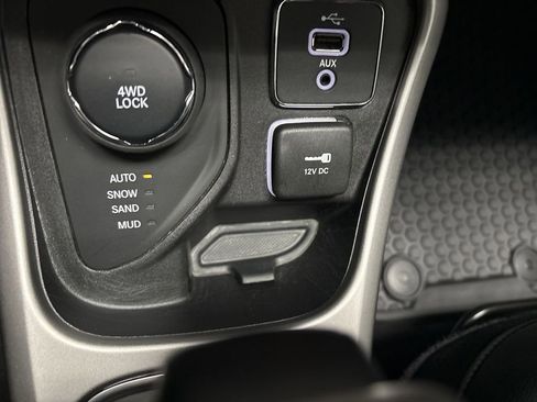 Used 2018 Jeep Compass Latitude w/ Cold Weather Group image 54