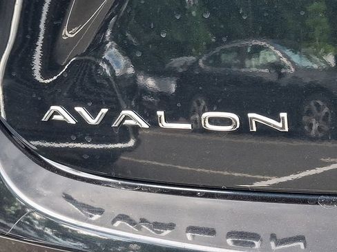 Used 2016 Toyota Avalon XLE Premium FWD image 32