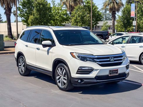 Used 2018 Honda Pilot Touring image 5