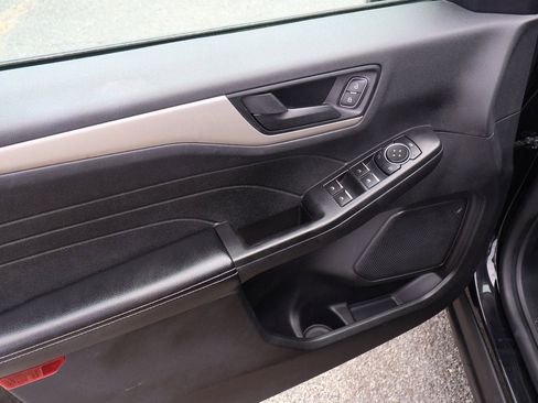 Used 2022 Ford Escape SE image 22