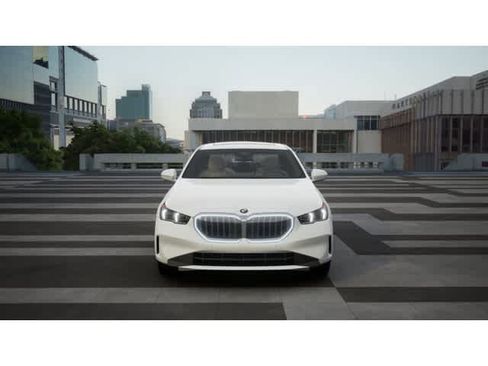 New 2026 BMW 530i image 3