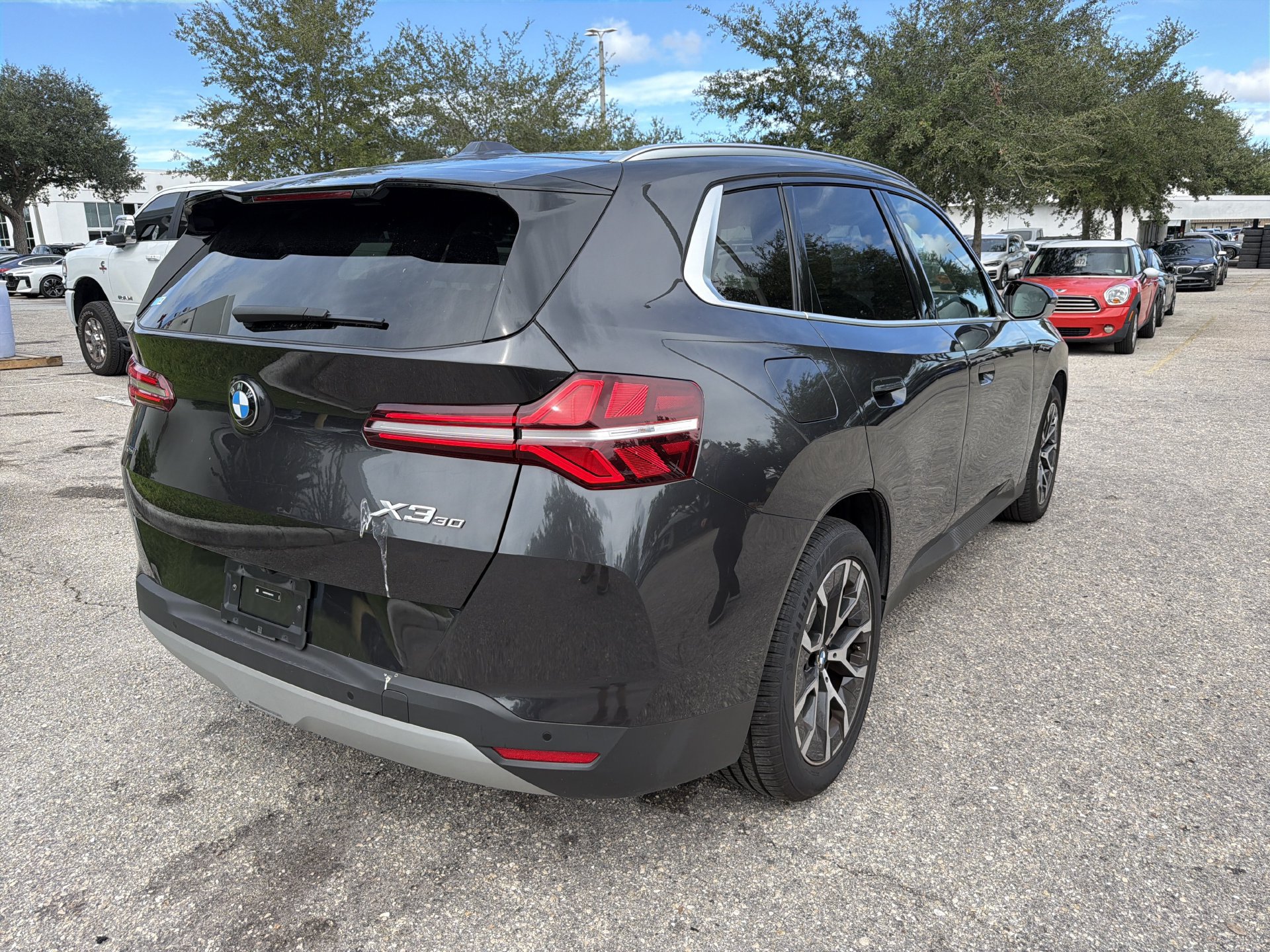 Certified 2025 BMW X3 xDrive30i w/ Premium Package AWD/4WD image 4