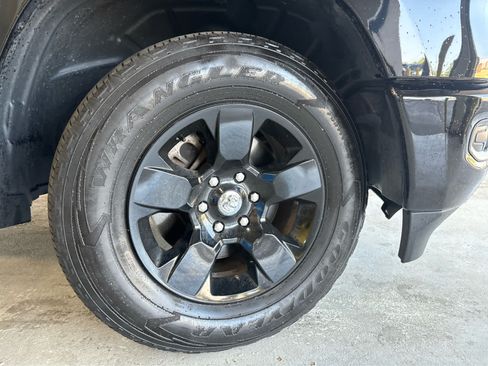 Used 2023 RAM 1500 Big Horn AWD/4WD image 35