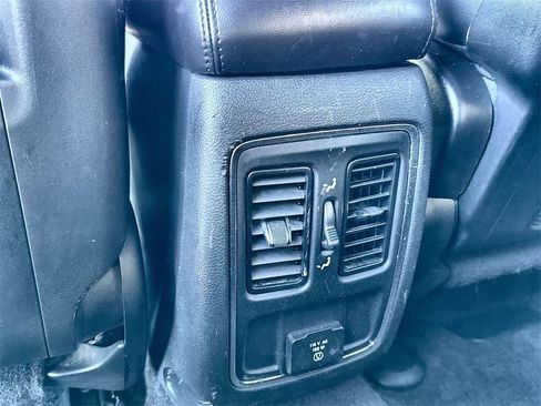 Used 2019 Jeep Grand Cherokee Altitude image 28