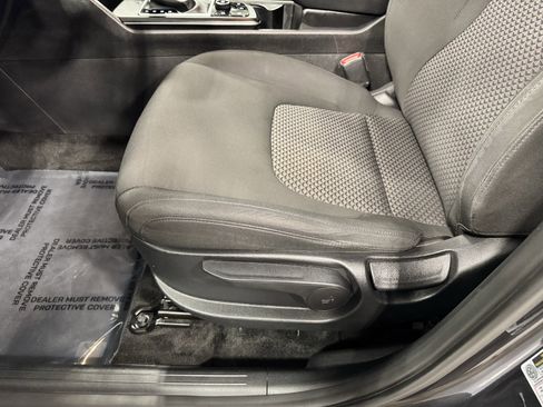 Used 2023 Kia Sportage LX image 18
