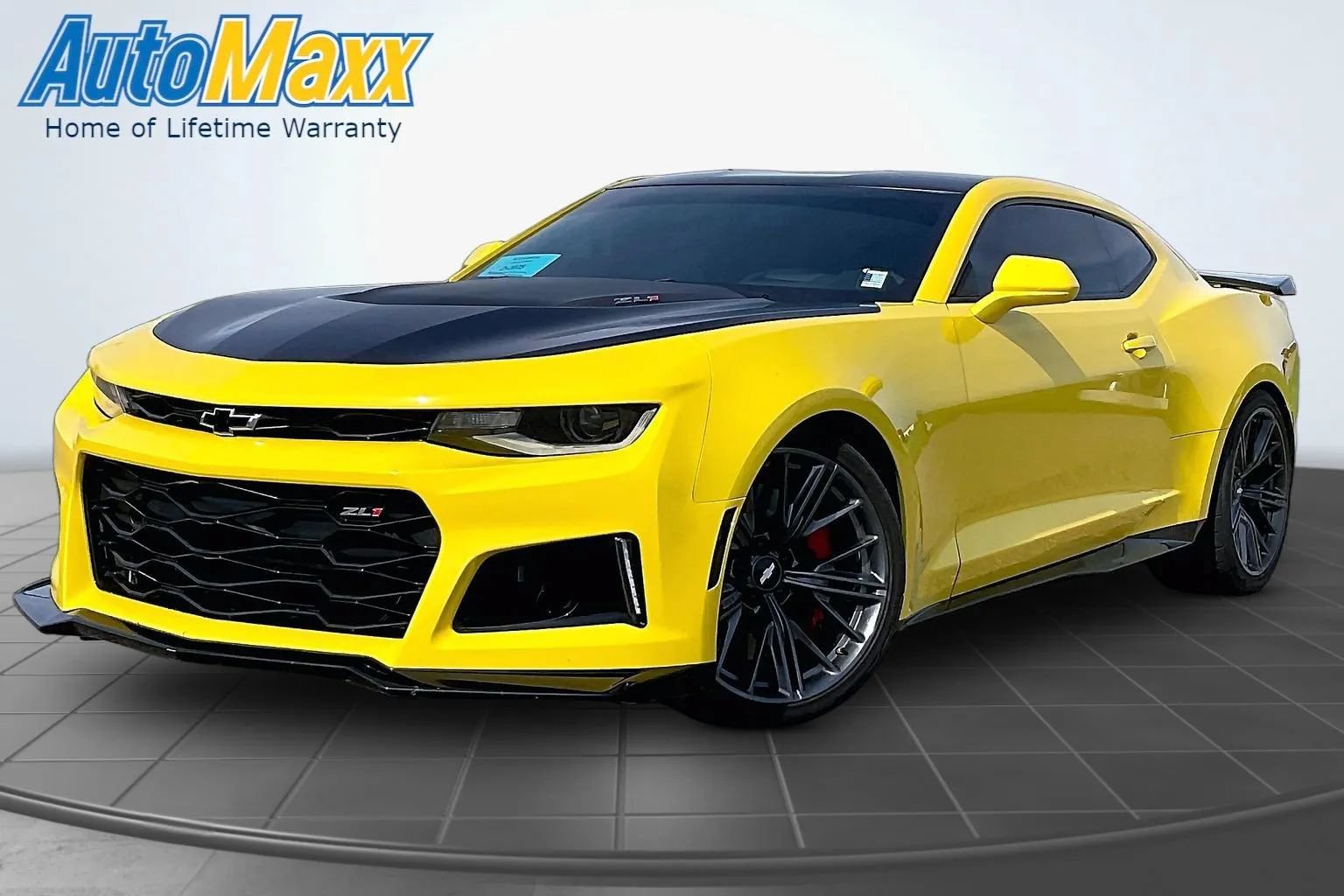 Used 2018 Chevrolet Camaro ZL1 RWD image 1