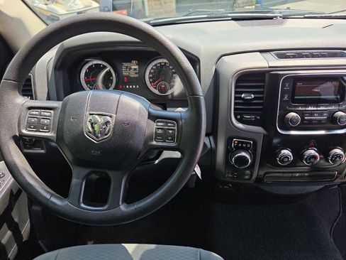 Used 2018 RAM 1500 Express AWD/4WD image 32
