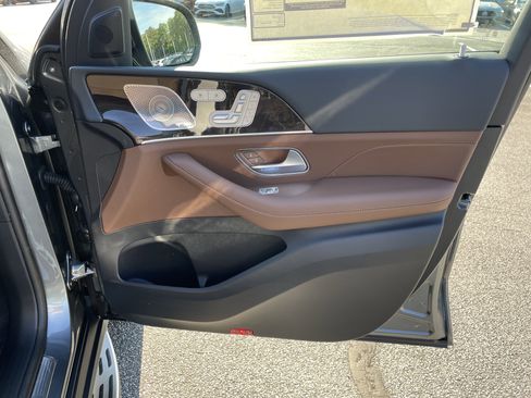New 2026 Mercedes-Benz GLS 450 4MATIC image 45