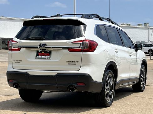 Used 2023 Subaru Ascent Limited w/ Technology Package AWD/4WD image 4