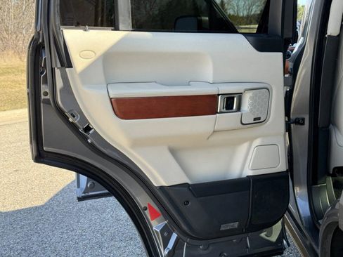 Used 2010 Land Rover Range Rover HSE AWD/4WD image 26