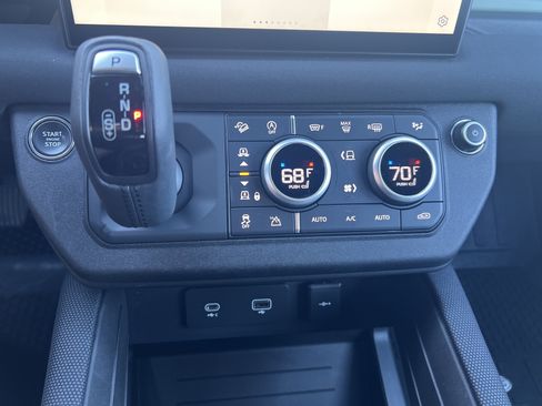 Used 2023 Land Rover Defender 110 75th Limited Edition image 19