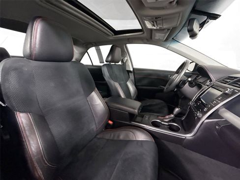 Used 2017 Toyota Camry XSE image 42