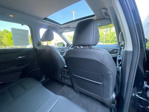Used 2026 Nissan Rogue SV w/ SV Premium Package AWD/4WD image 25