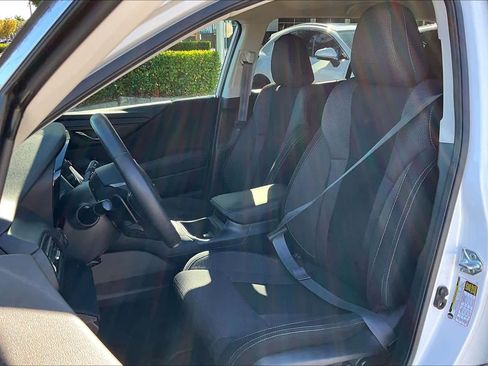 Used 2022 Subaru Outback Premium image 8