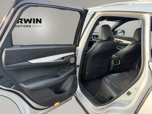 Used 2019 INFINITI QX50 Essential w/ Sensory Package AWD/4WD image 17