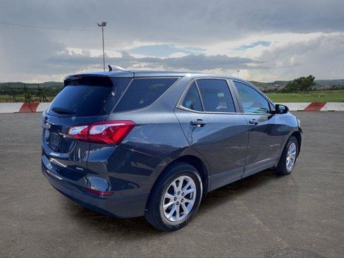 Used 2020 Chevrolet Equinox LS w/ LS Convenience Package AWD/4WD image 3