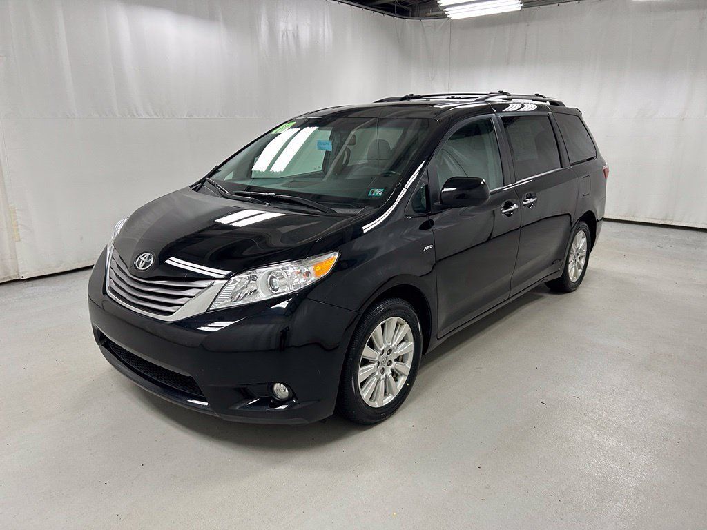 Used 2017 Toyota Sienna XLE Premium AWD/4WD image 2