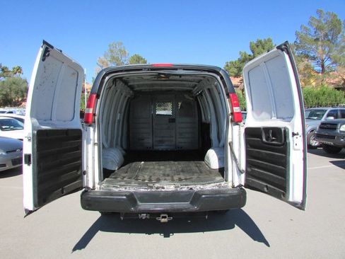 Used 2013 Chevrolet Express 2500 image 17