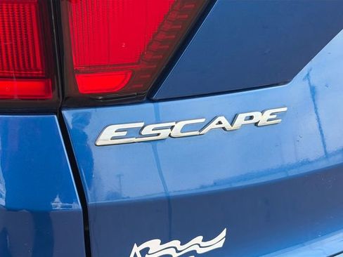 Used 2019 Ford Escape SE image 20
