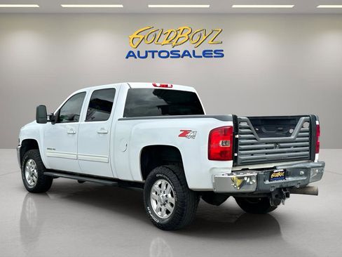 Used 2013 Chevrolet Silverado 2500 LTZ w/ LTZ Plus Package image 3