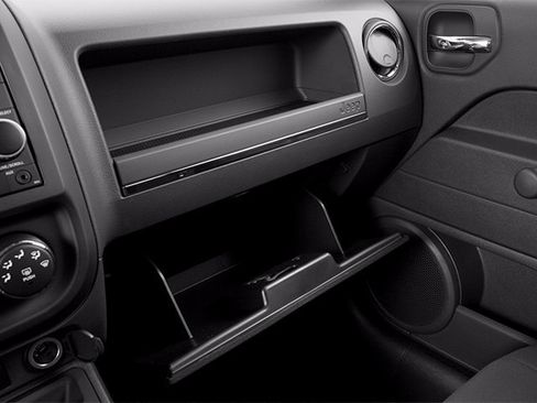 Used 2014 Jeep Patriot Sport w/ Power Value Group FWD image 18