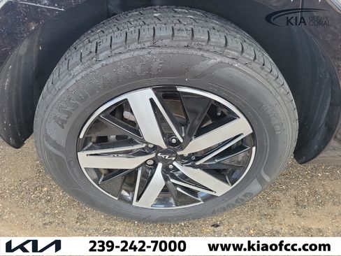 Used 2022 Kia Sorento S w/ Panoramic Sunroof Package FWD image 6