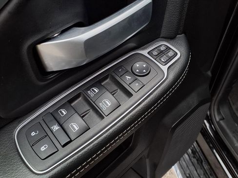 Used 2024 RAM 2500 Big Horn w/ Sport Appearance Package image 27