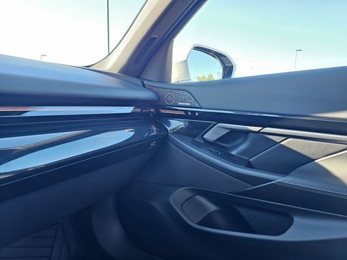 Certified 2025 BMW 530i xDrive 530i xDrive w/ Premium Package image 25