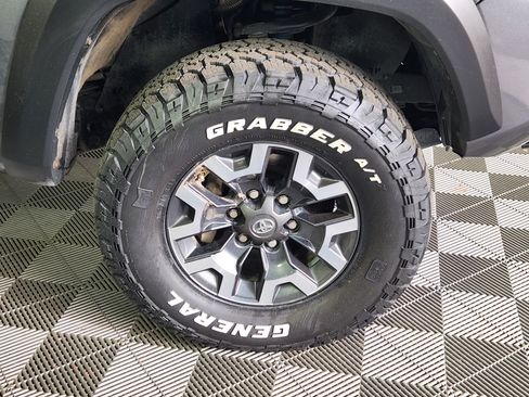 Used 2021 Toyota Tacoma TRD Off-Road image 10