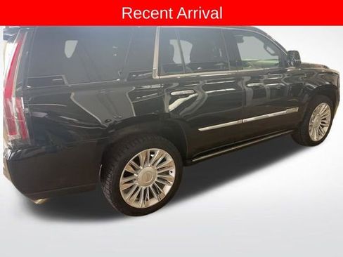 Used 2016 Cadillac Escalade Platinum image 2