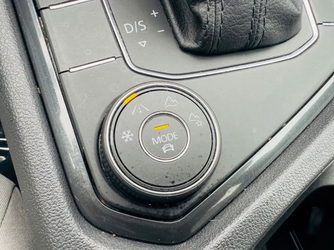 Used 2020 Volkswagen Tiguan S w/ 3rd Row Seat Package image 31