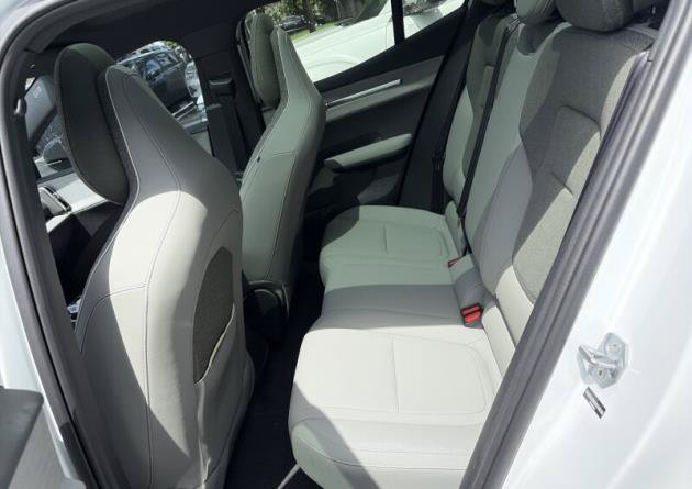 Used 2025 Volvo EX30 Plus w/ Climate Package AWD/4WD image 8