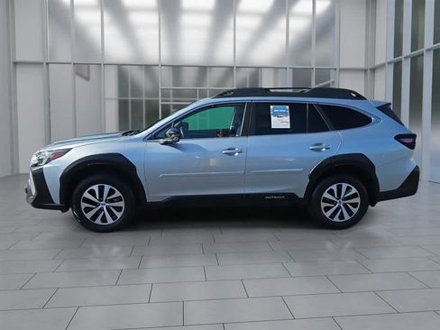 Used 2024 Subaru Outback Premium AWD/4WD image 6