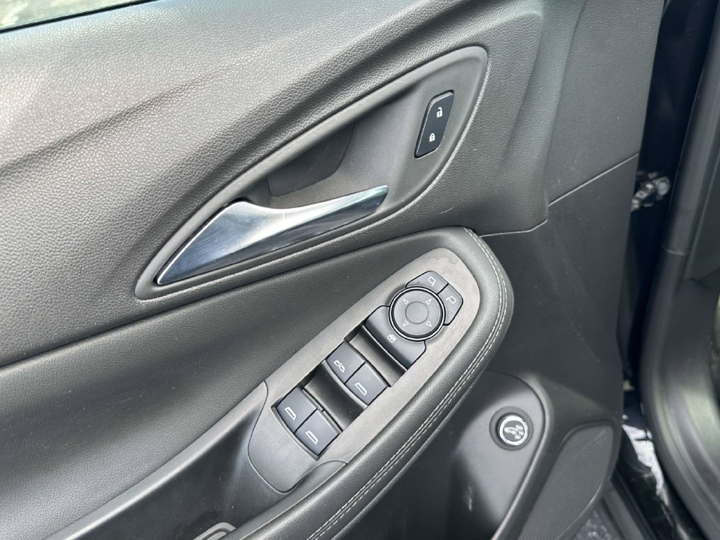 Used 2024 Buick Encore GX Preferred w/ Comfort Package FWD image 16