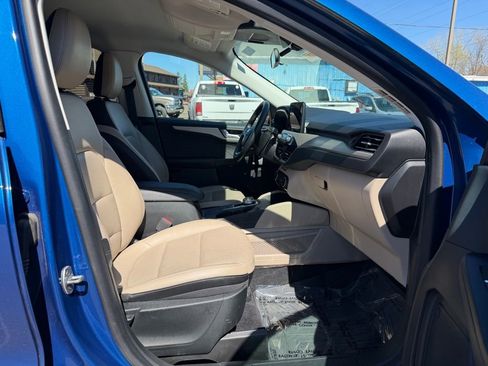 Used 2022 Ford Escape SEL w/ Technology Package AWD/4WD image 18
