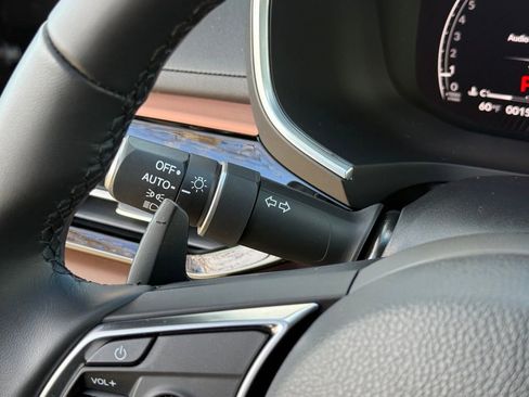 Used 2025 Acura MDX w/ Technology Package image 26