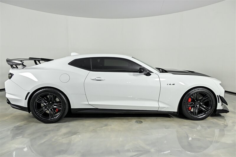Used 2022 Chevrolet Camaro ZL1 RWD image 10