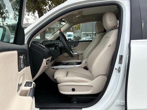 Used 2023 Mercedes-Benz GLB 250 image 9