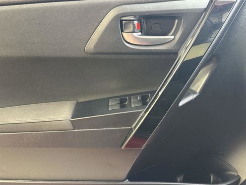 Used 2018 Toyota Corolla iM image 21